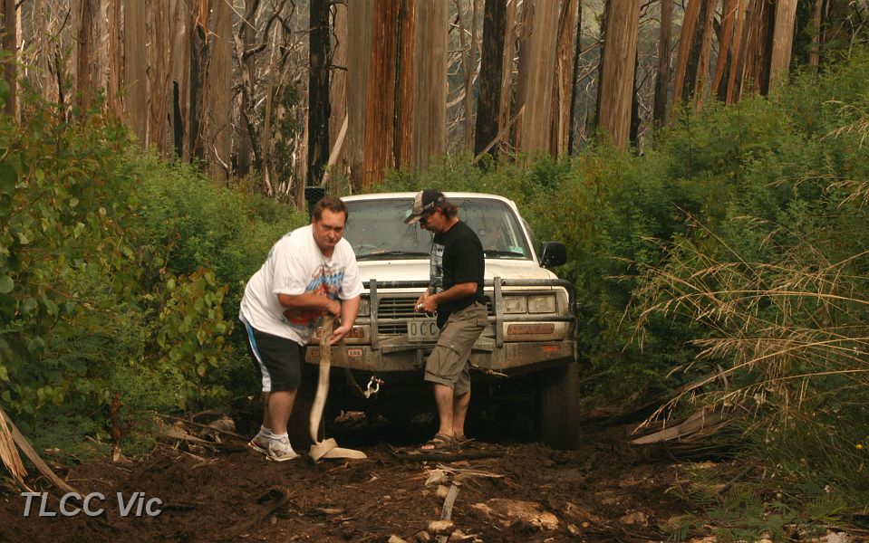 06-Bing gets a snatch on Strickland Spur Trk.JPG